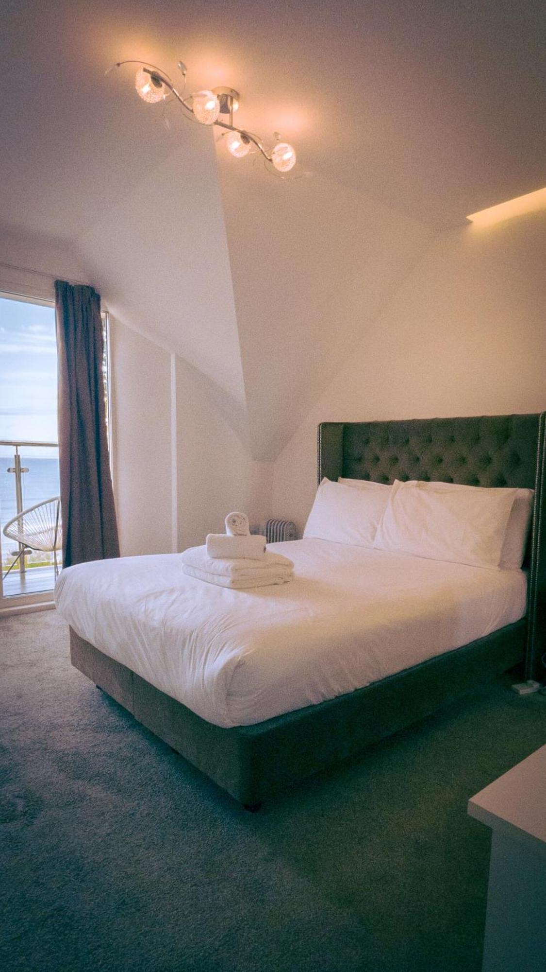 Oyo Newquay Beach Hotel Екстериор снимка