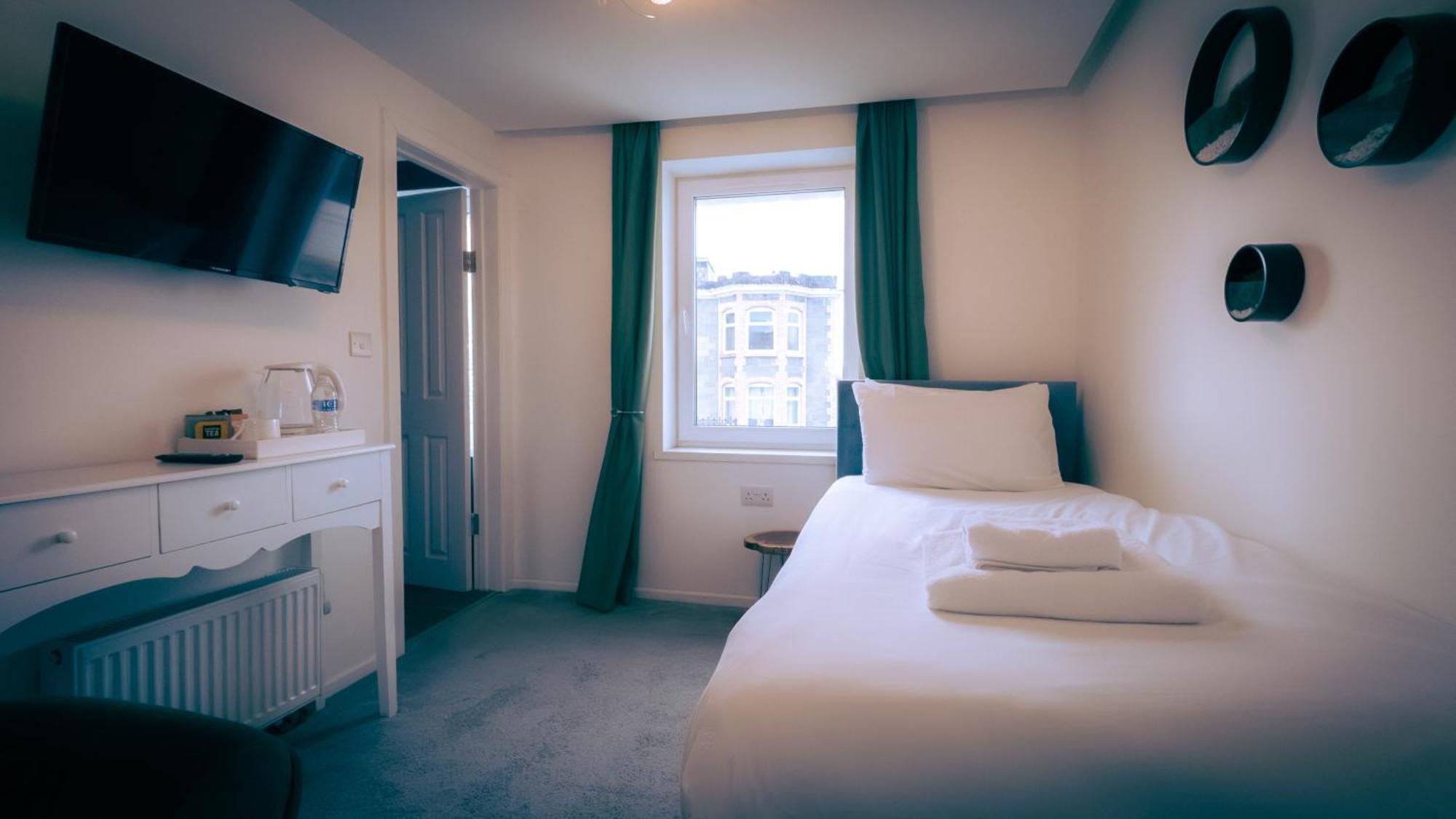 Oyo Newquay Beach Hotel Екстериор снимка